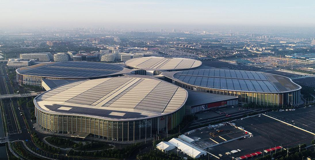 艳妇臀荡乳欲伦交换H漫