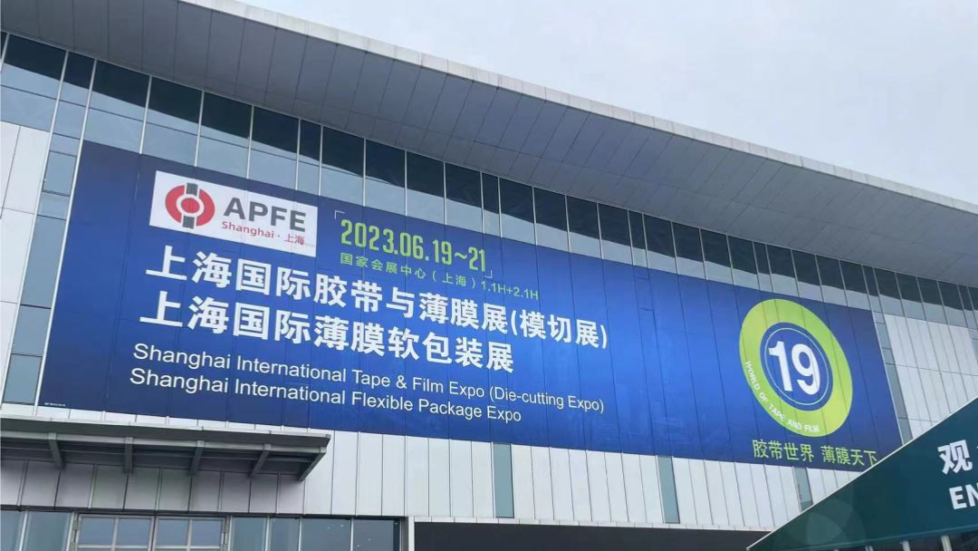 艳妇臀荡乳欲伦交换H漫