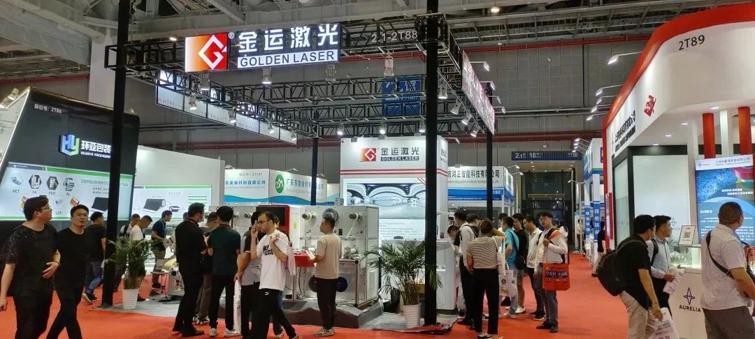 艳妇臀荡乳欲伦交换H漫