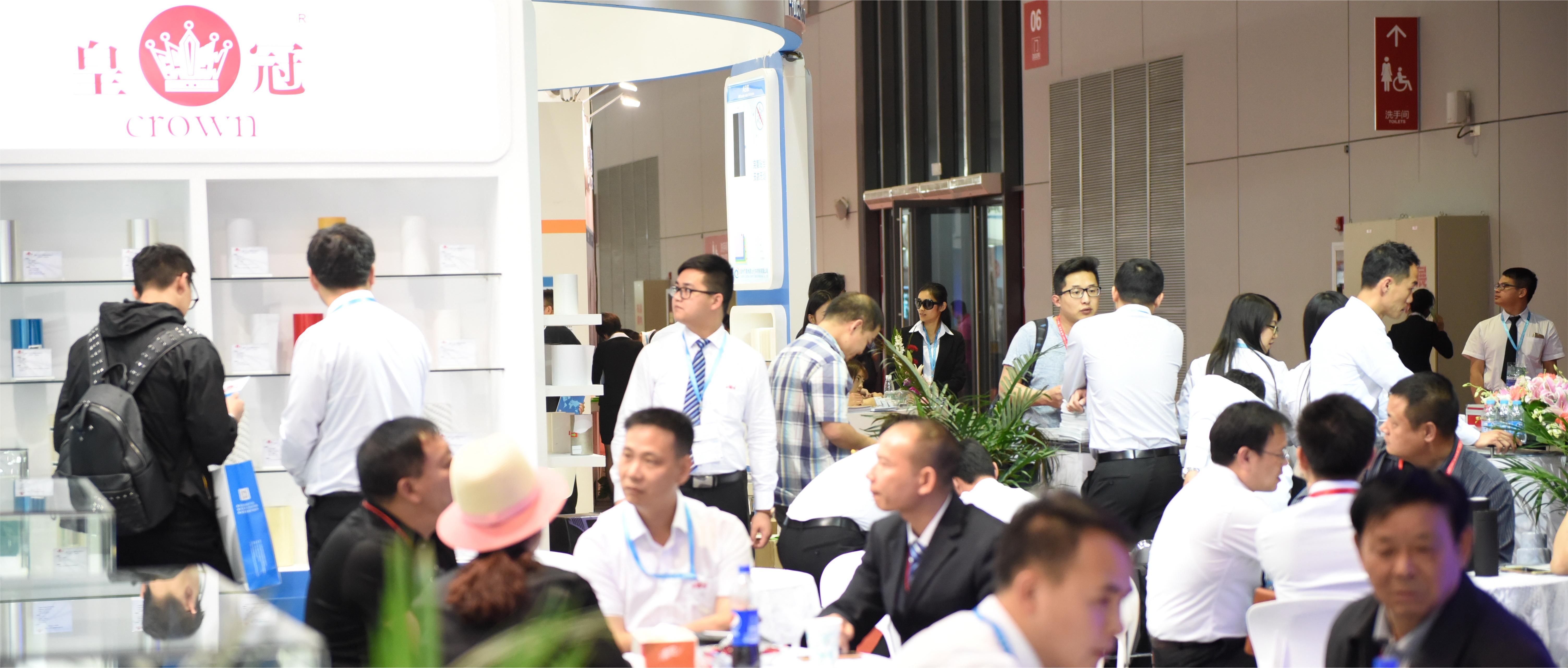 艳妇臀荡乳欲伦交换H漫