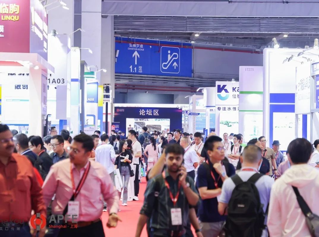 艳妇臀荡乳欲伦交换H漫