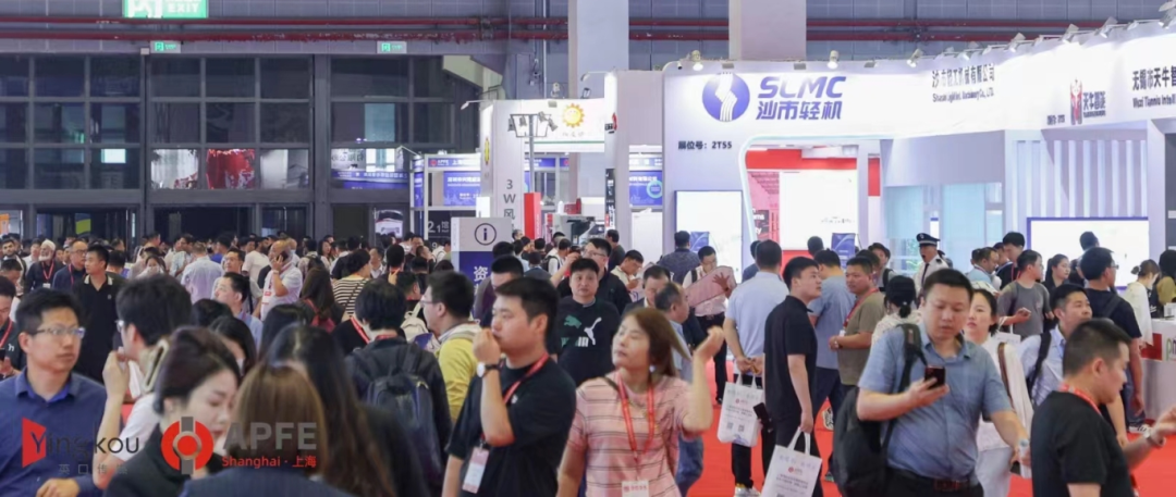 艳妇臀荡乳欲伦交换H漫