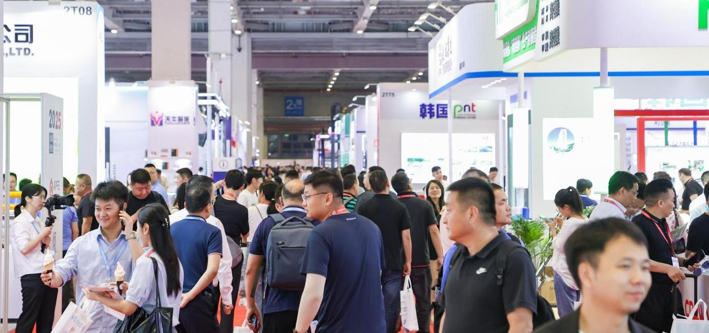 艳妇臀荡乳欲伦交换H漫