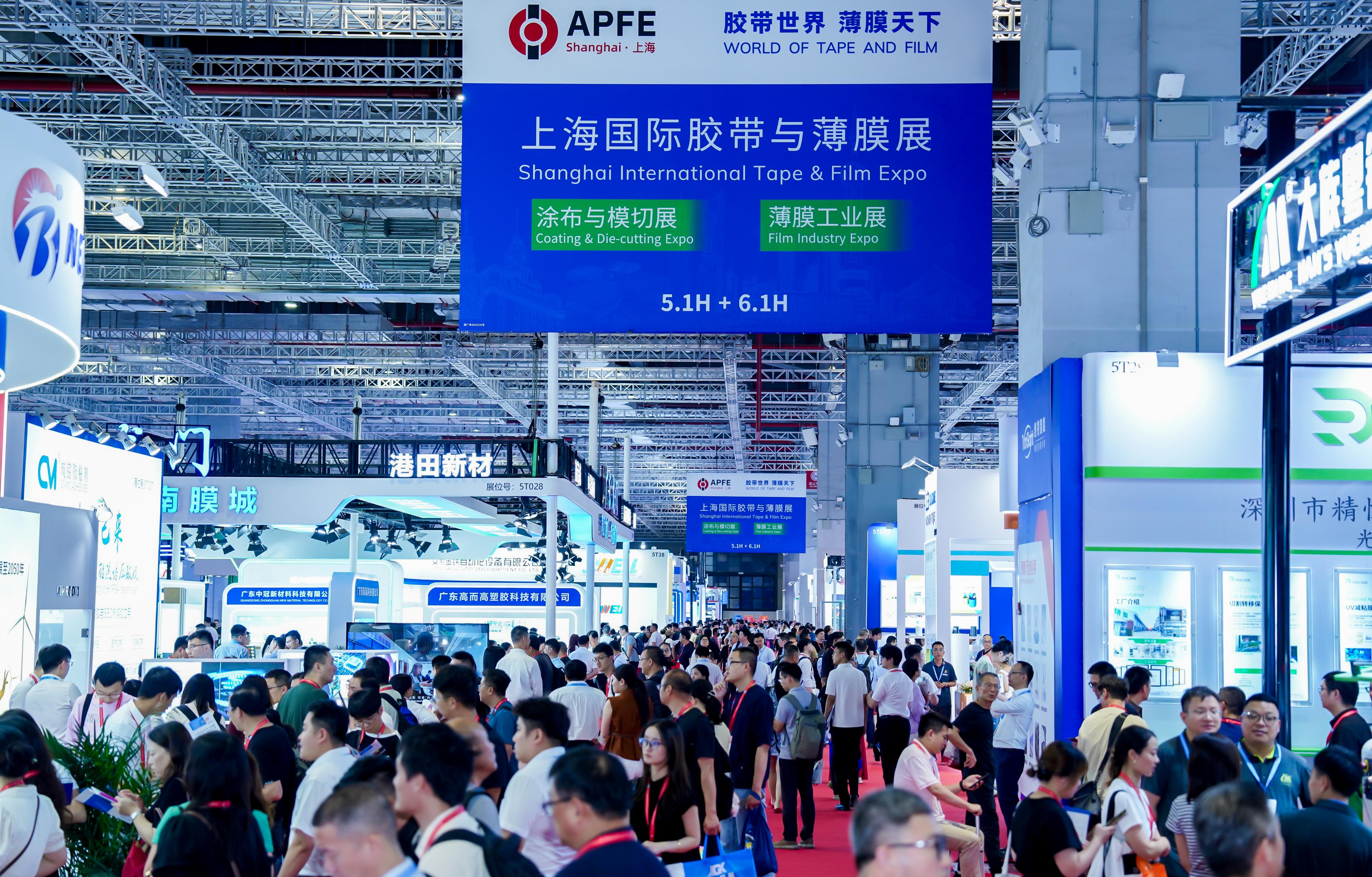 艳妇臀荡乳欲伦交换H漫