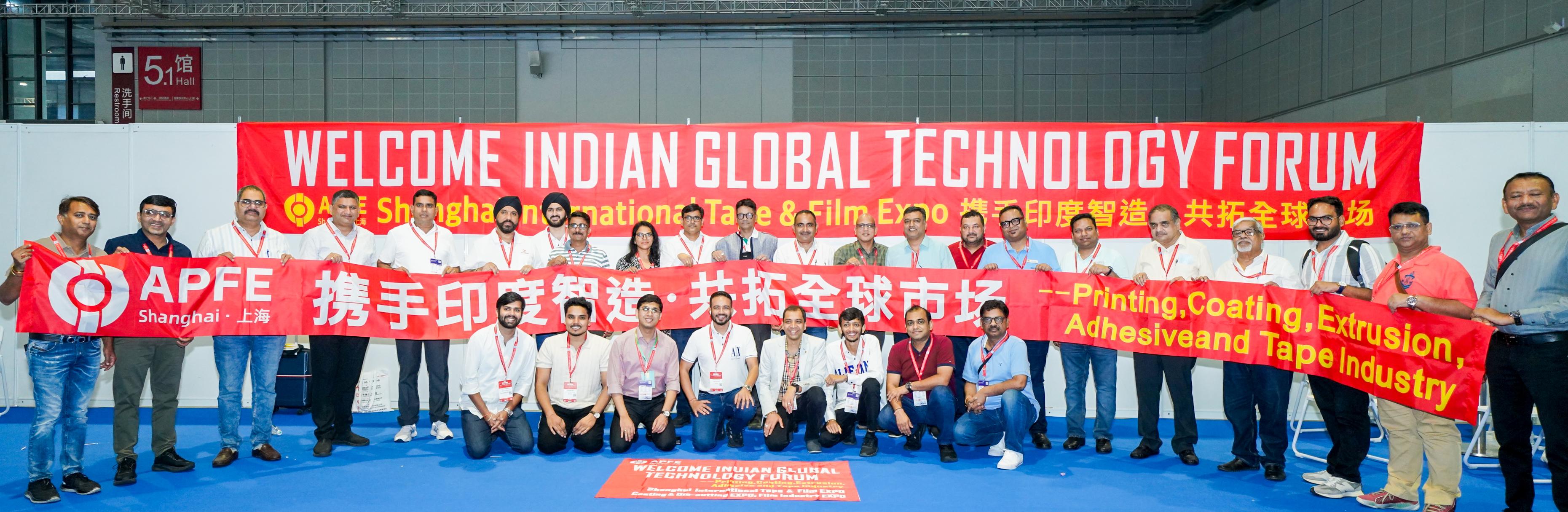 艳妇臀荡乳欲伦交换H漫