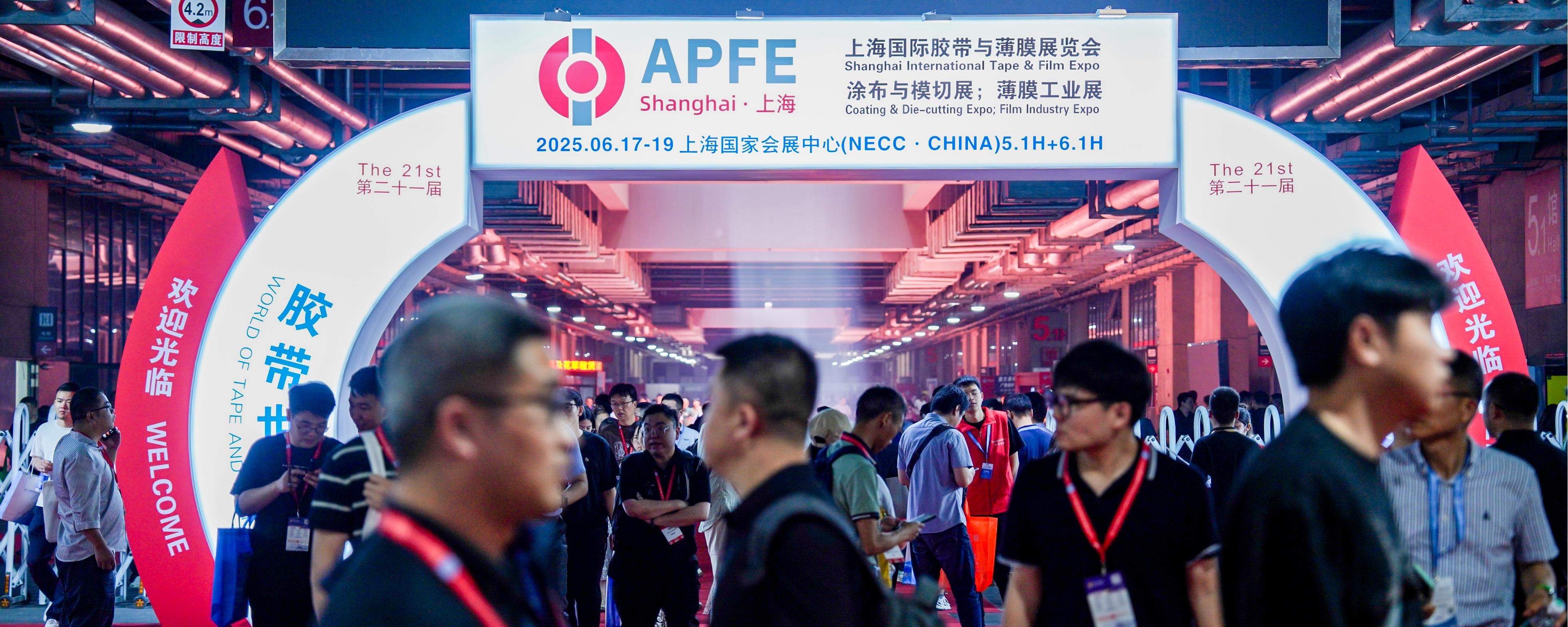 艳妇臀荡乳欲伦交换H漫