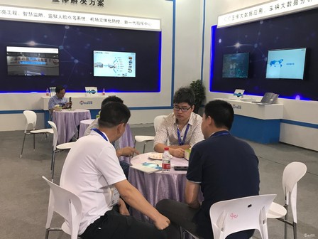 艳妇臀荡乳欲伦交换H漫