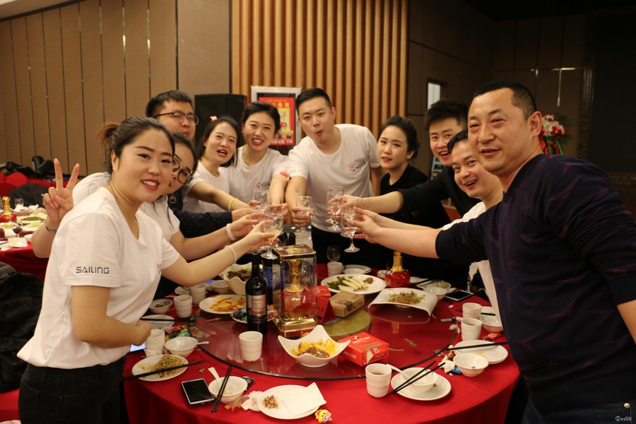 艳妇臀荡乳欲伦交换H漫