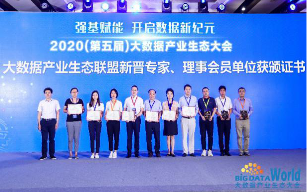 艳妇臀荡乳欲伦交换H漫