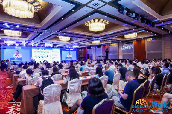 艳妇臀荡乳欲伦交换H漫