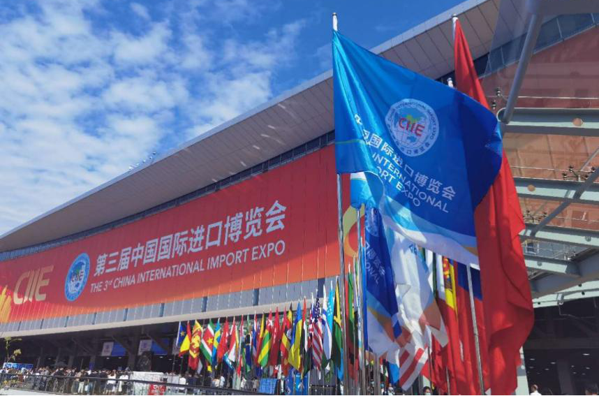 艳妇臀荡乳欲伦交换H漫