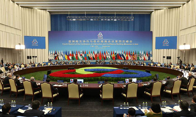 艳妇臀荡乳欲伦交换H漫