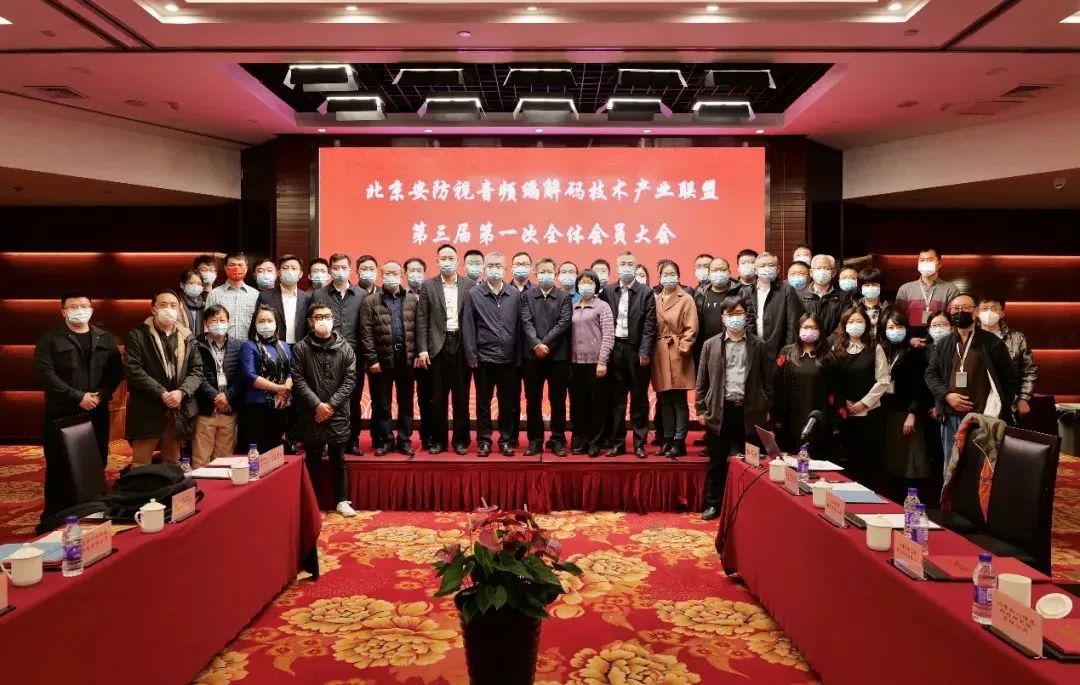 艳妇臀荡乳欲伦交换H漫