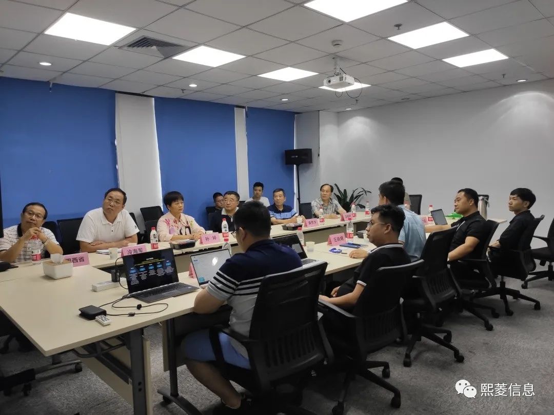 艳妇臀荡乳欲伦交换H漫