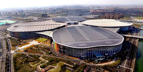 艳妇臀荡乳欲伦交换H漫