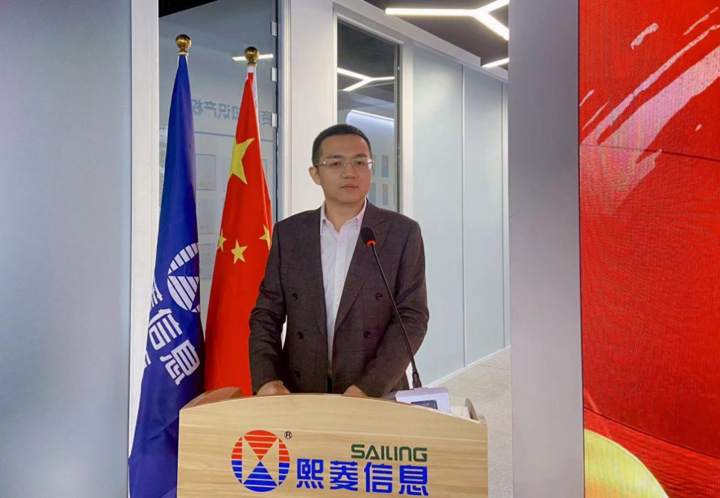 艳妇臀荡乳欲伦交换H漫