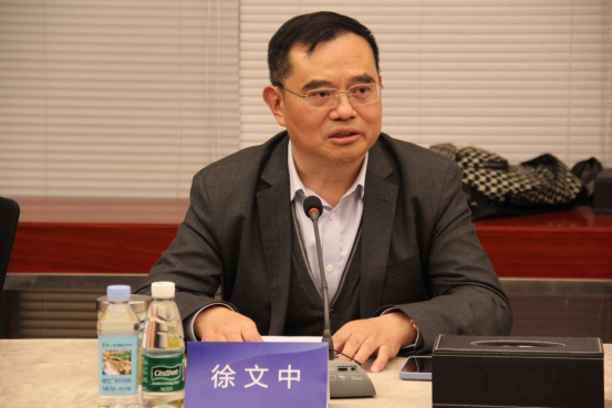 艳妇臀荡乳欲伦交换H漫