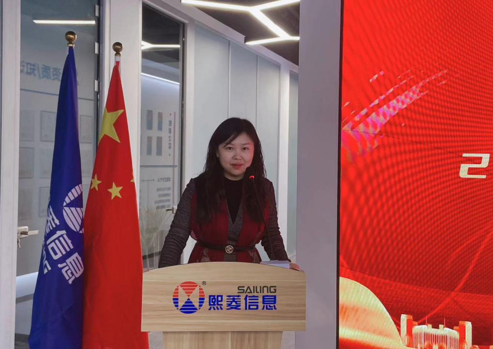 艳妇臀荡乳欲伦交换H漫