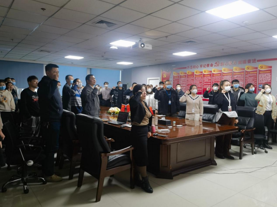 艳妇臀荡乳欲伦交换H漫