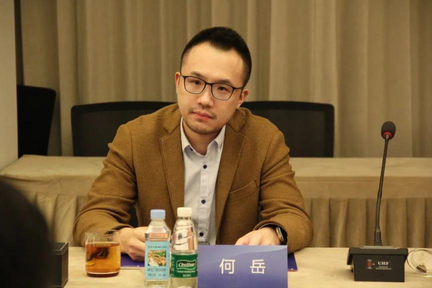 艳妇臀荡乳欲伦交换H漫