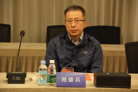 艳妇臀荡乳欲伦交换H漫