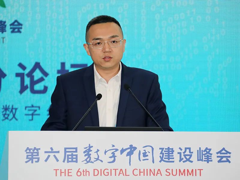 艳妇臀荡乳欲伦交换H漫