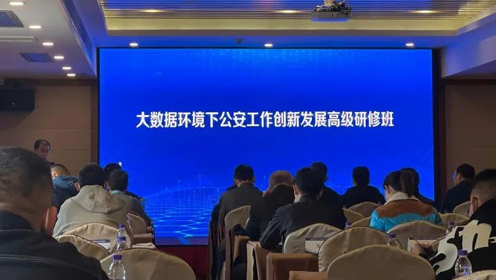 艳妇臀荡乳欲伦交换H漫