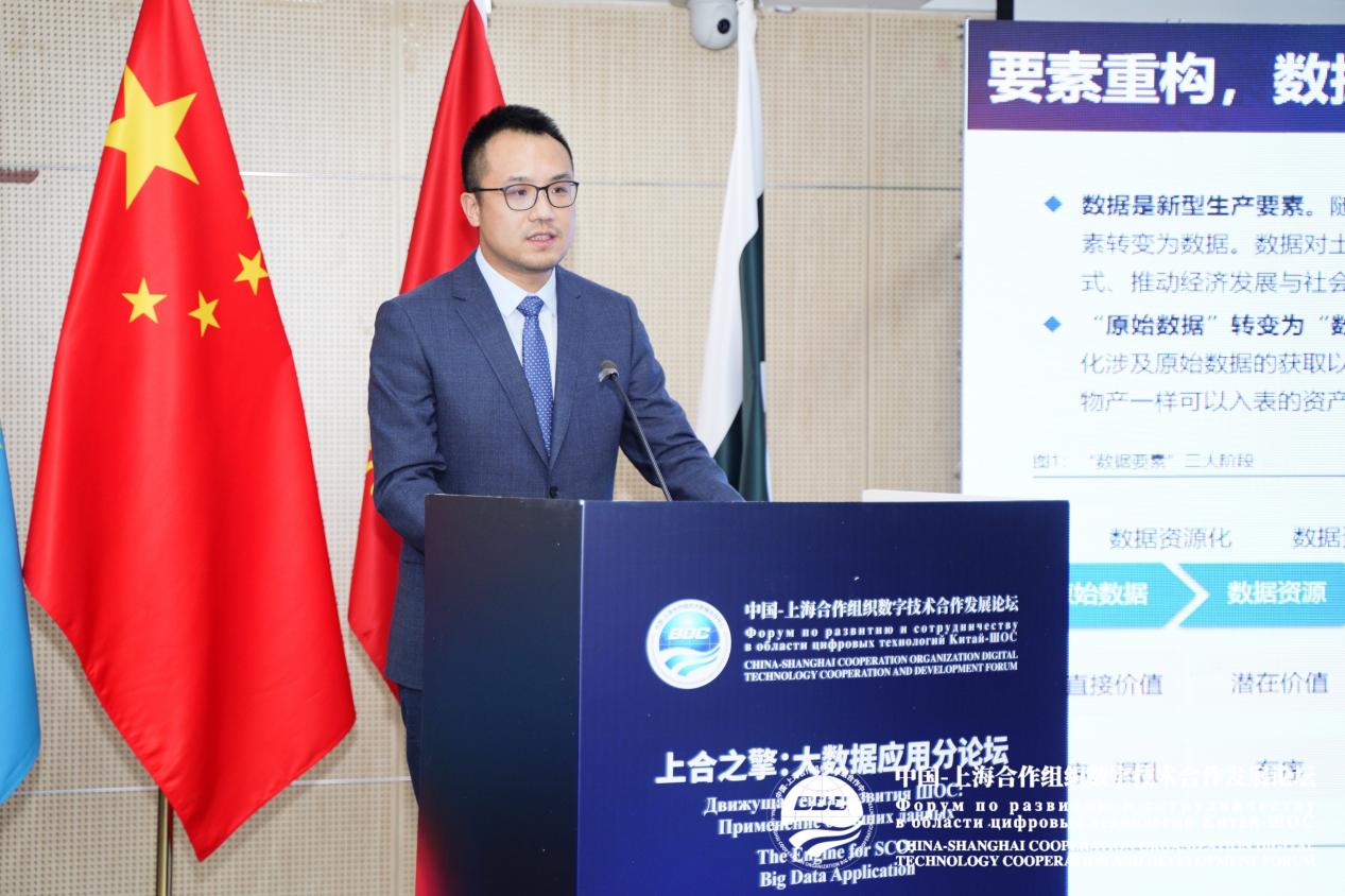 艳妇臀荡乳欲伦交换H漫