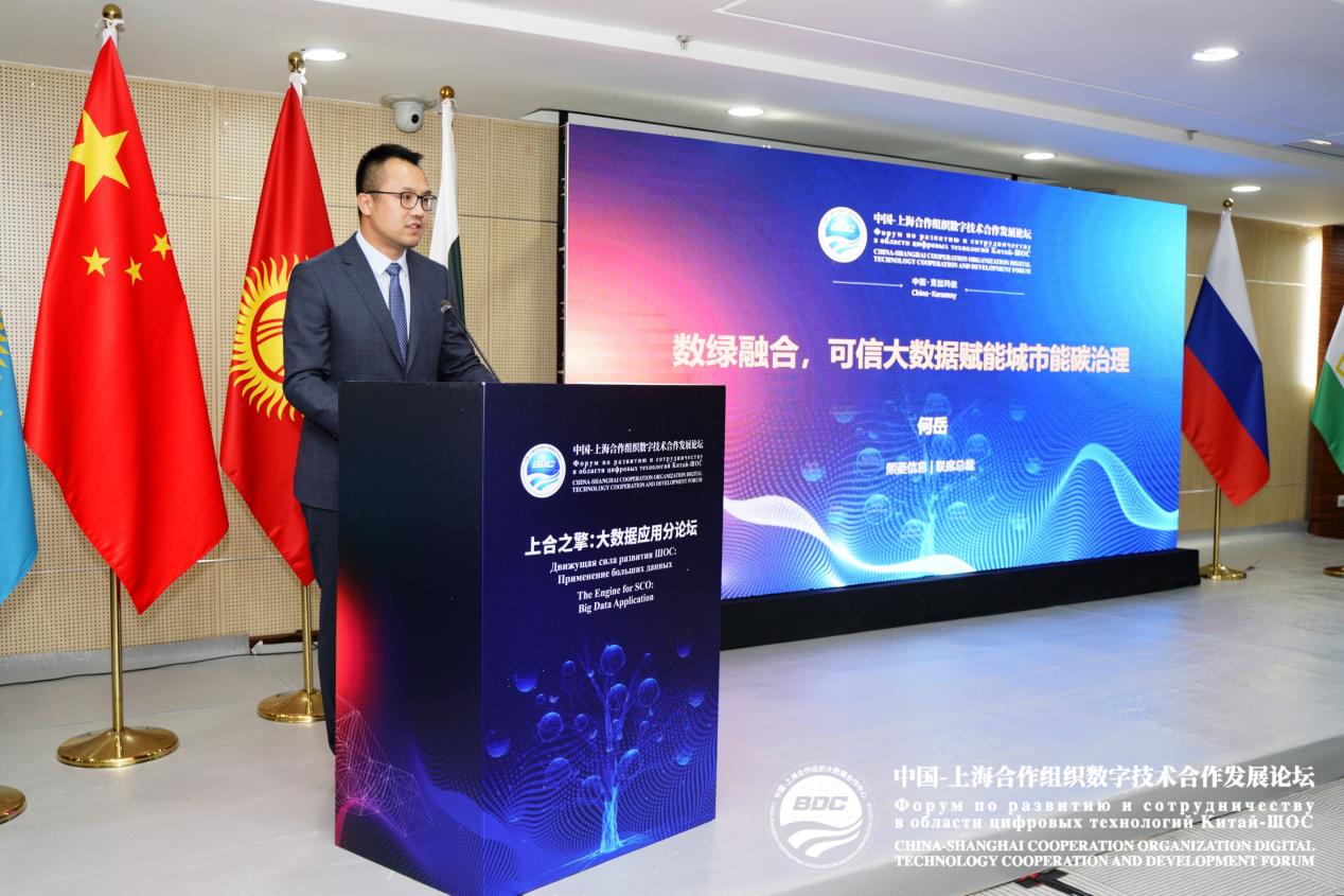 艳妇臀荡乳欲伦交换H漫