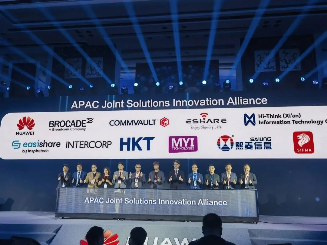 艳妇臀荡乳欲伦交换H漫