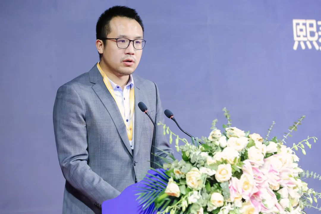 艳妇臀荡乳欲伦交换H漫