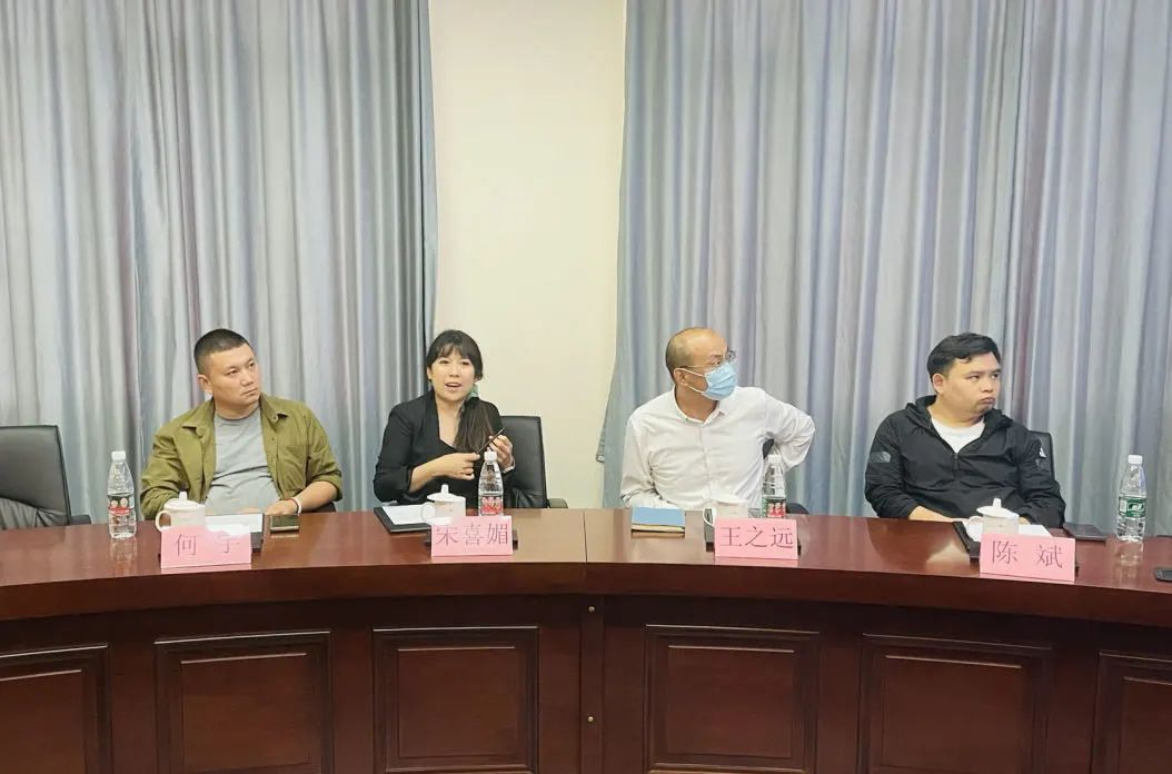 艳妇臀荡乳欲伦交换H漫