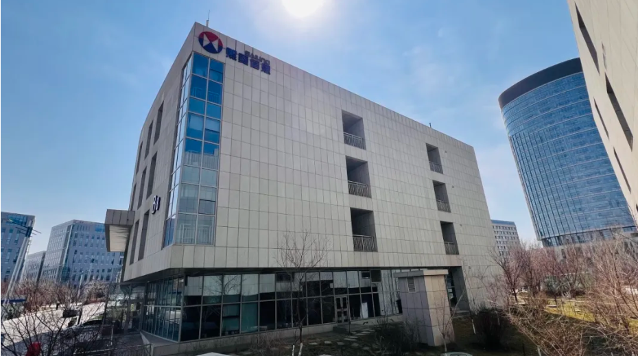 艳妇臀荡乳欲伦交换H漫