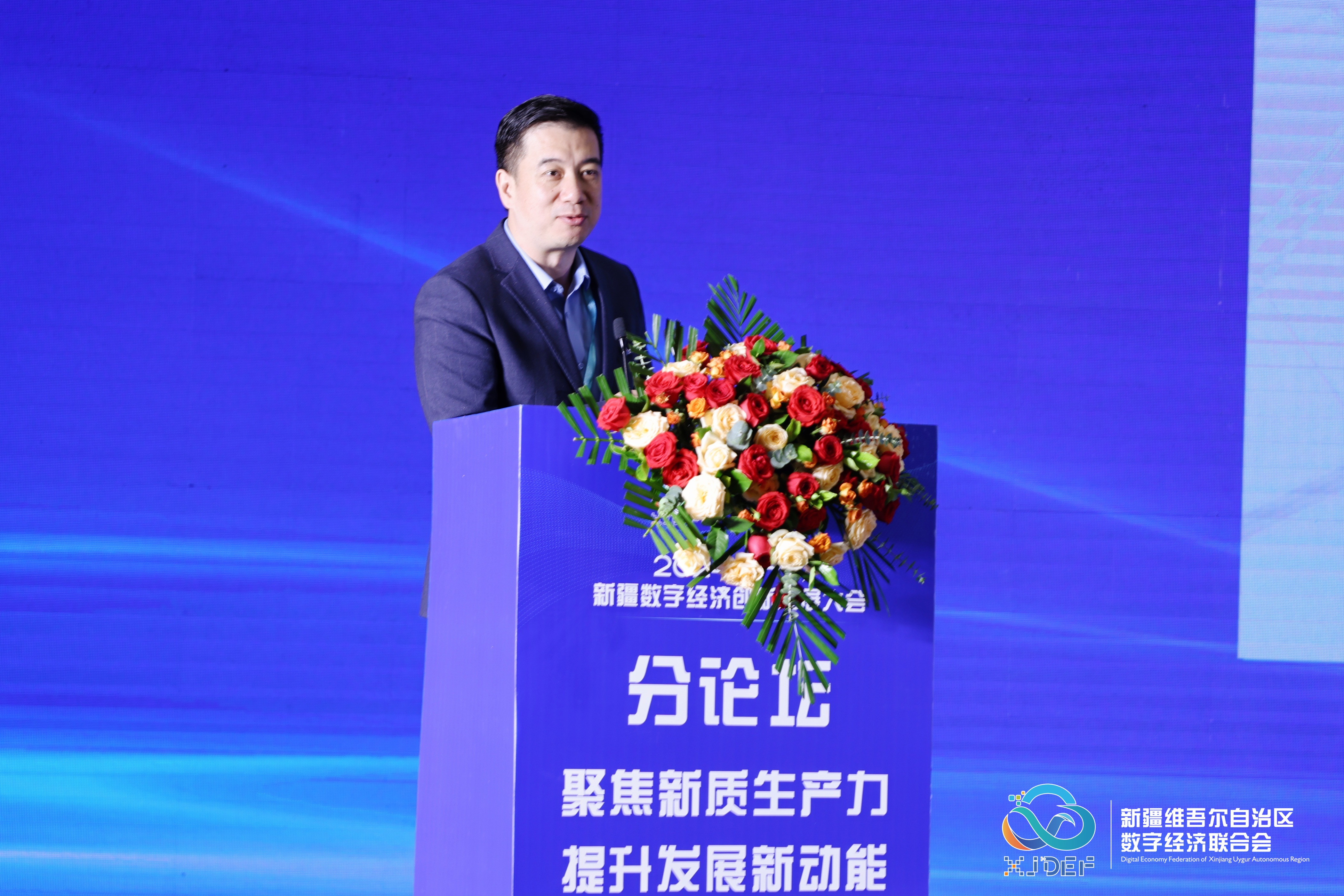 艳妇臀荡乳欲伦交换H漫