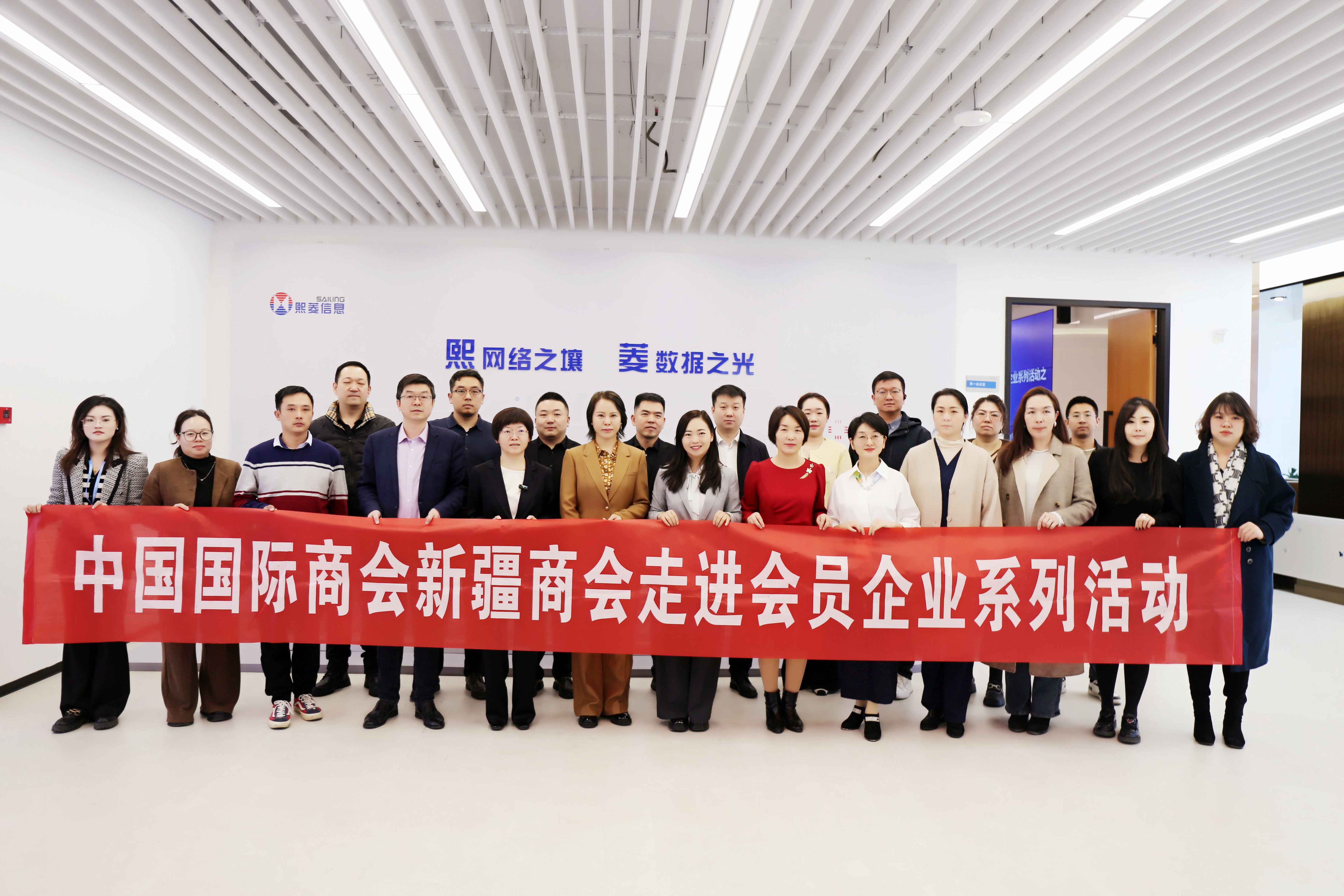 艳妇臀荡乳欲伦交换H漫