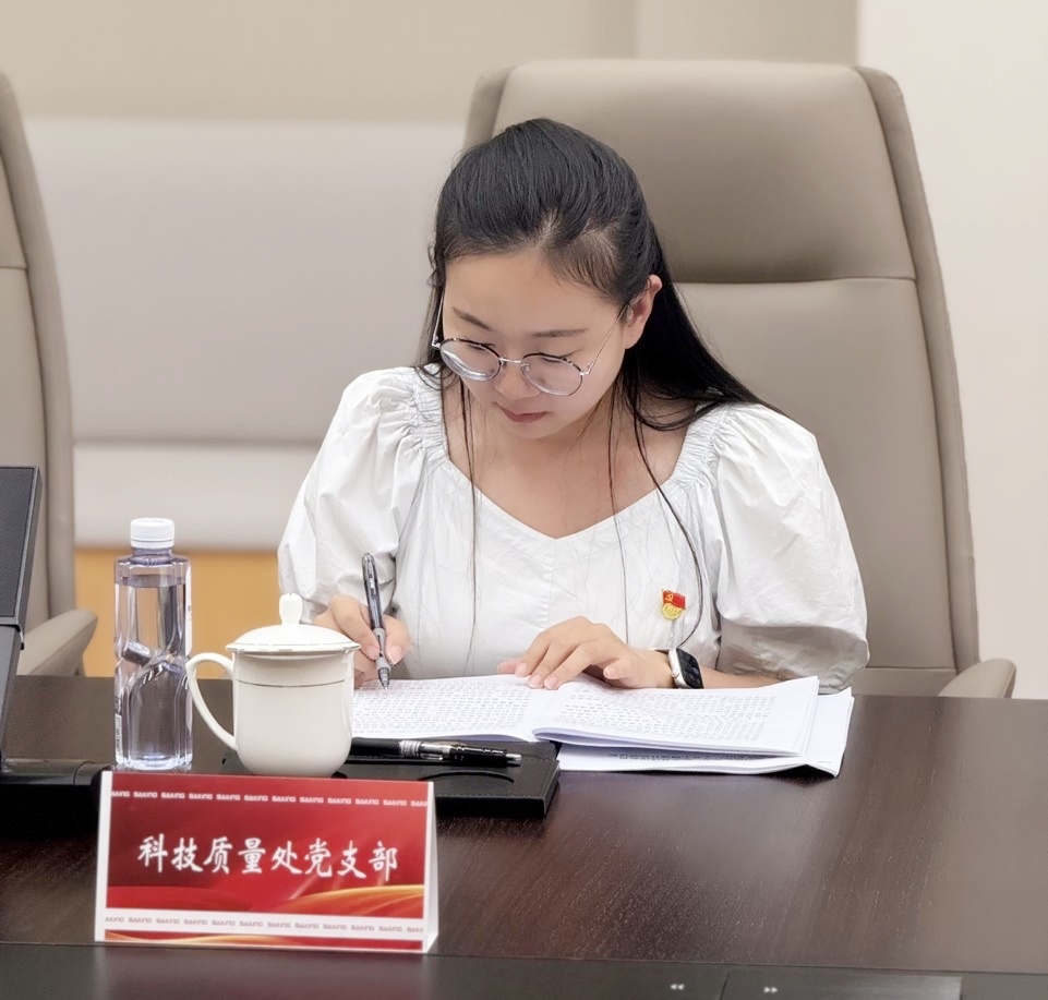 艳妇臀荡乳欲伦交换H漫