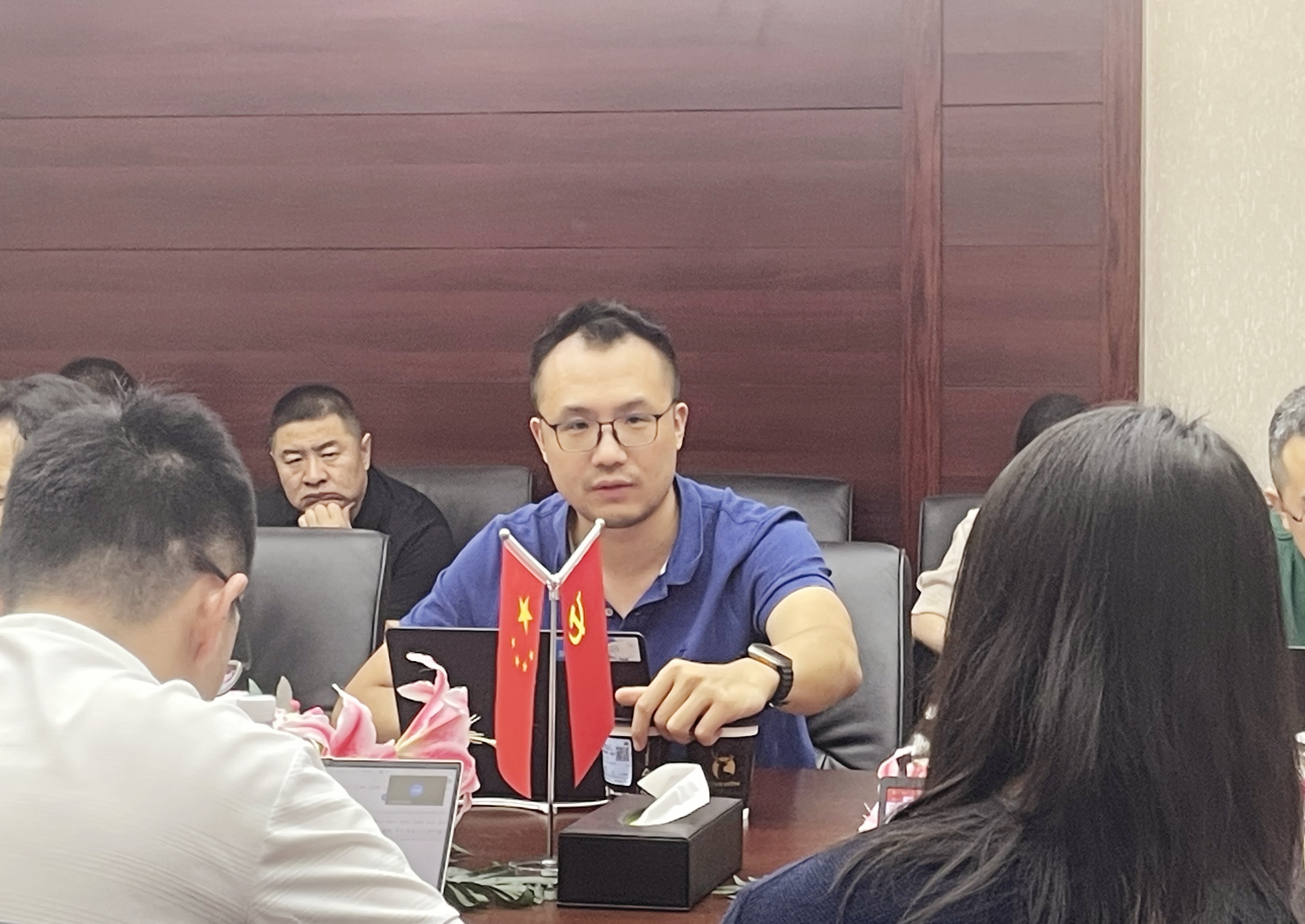 艳妇臀荡乳欲伦交换H漫