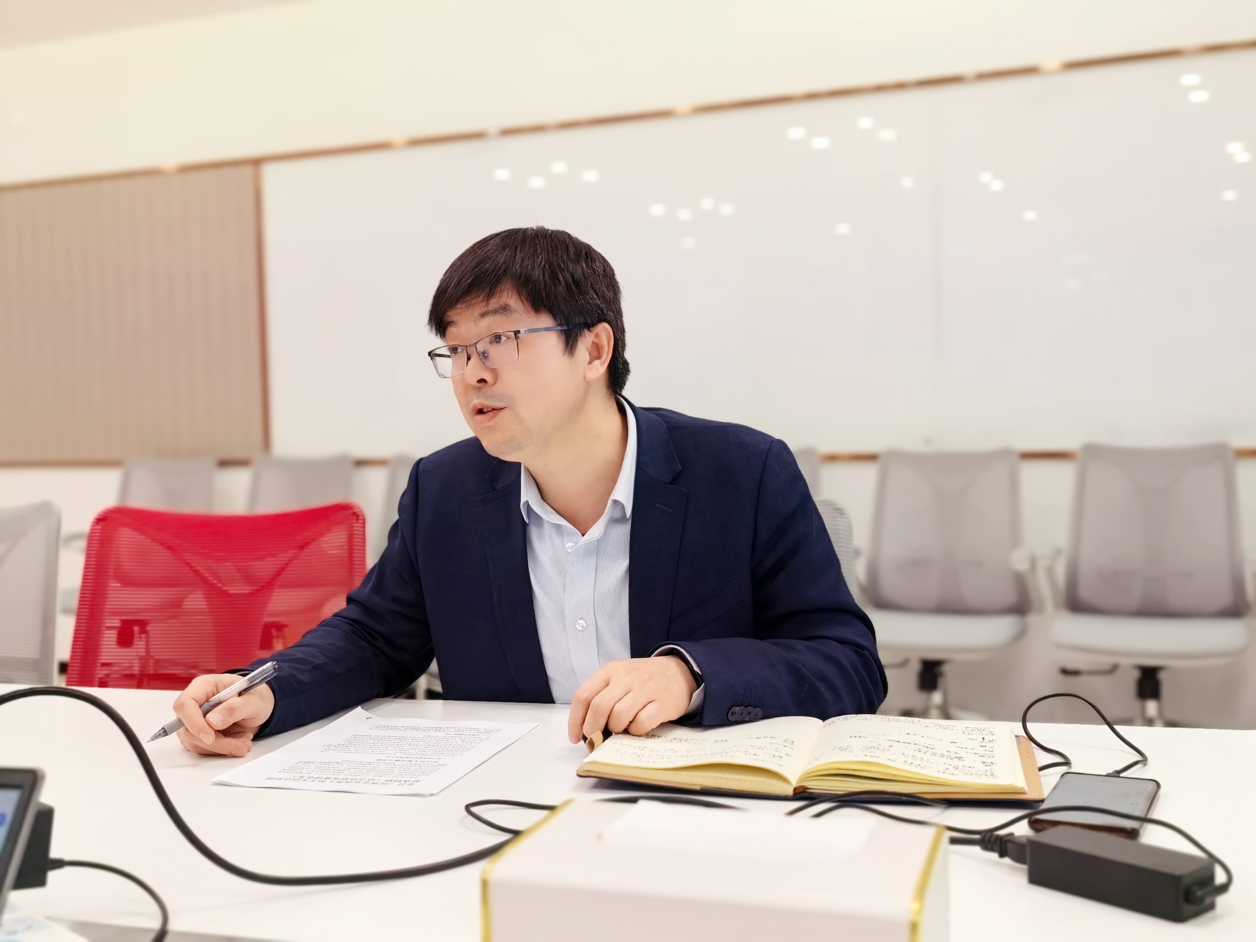 艳妇臀荡乳欲伦交换H漫