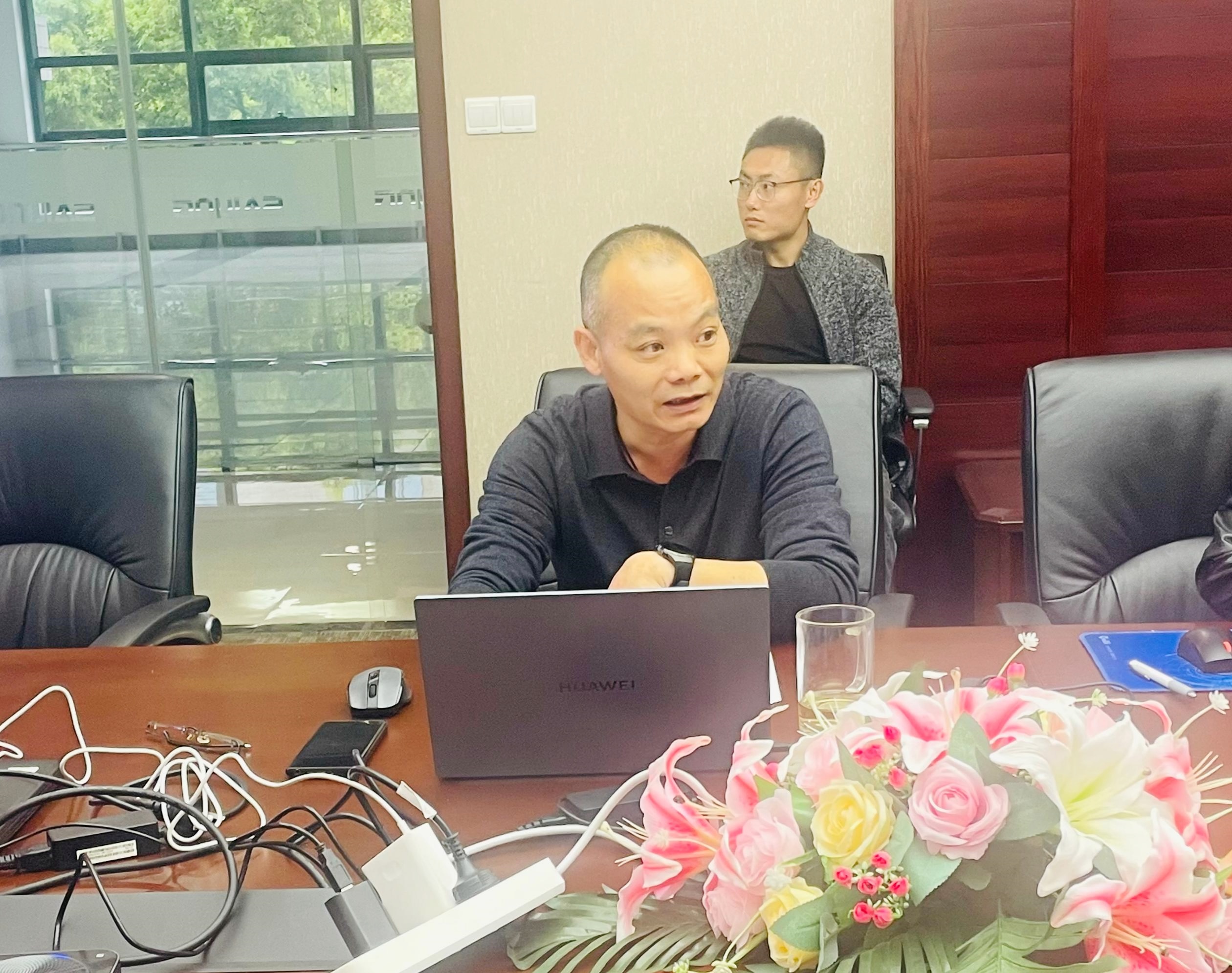 艳妇臀荡乳欲伦交换H漫